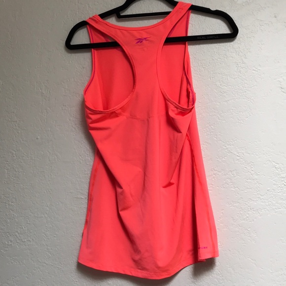 Reebok tank - Picture 2 of 2